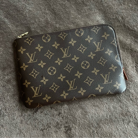 LOUIS VUITTON MONOGRAM ETUI VOYAGE PM - Picture 2 of 13